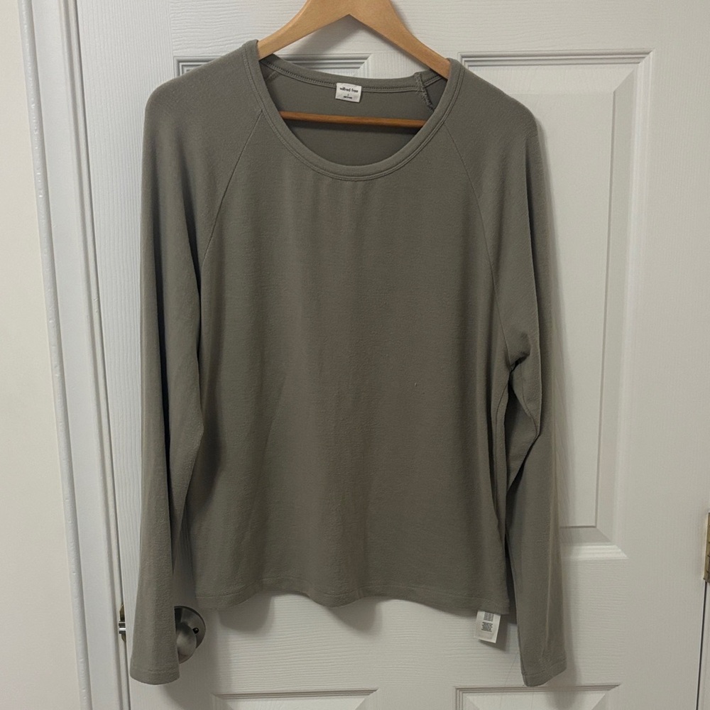 Aritzia Wilfred Free Green Long Sleeve Top